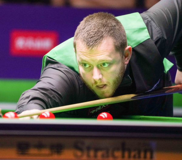 他在关键时 他在关键时